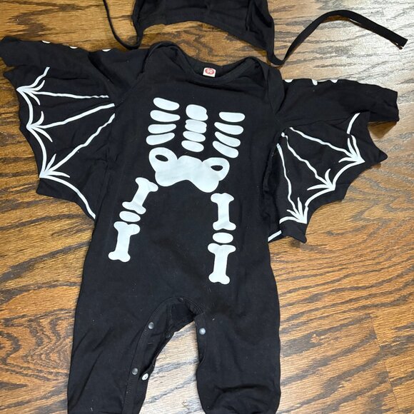 Infant Bat Skeleton One PIece Outfit with Bat Hat - Picture 1 of 3